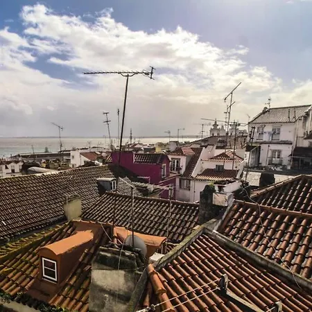 Amazing River View In Historical Appartement Lissabon