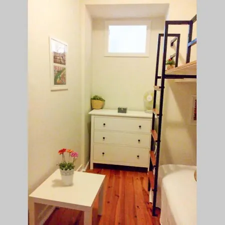 Amazing River View In Historical Appartamento Lisbona