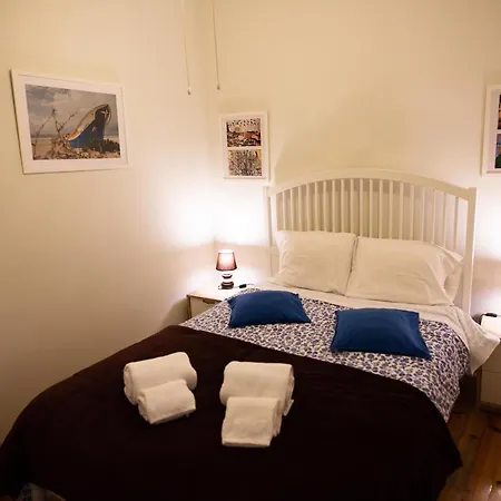 Amazing River View In Historical Lisbona